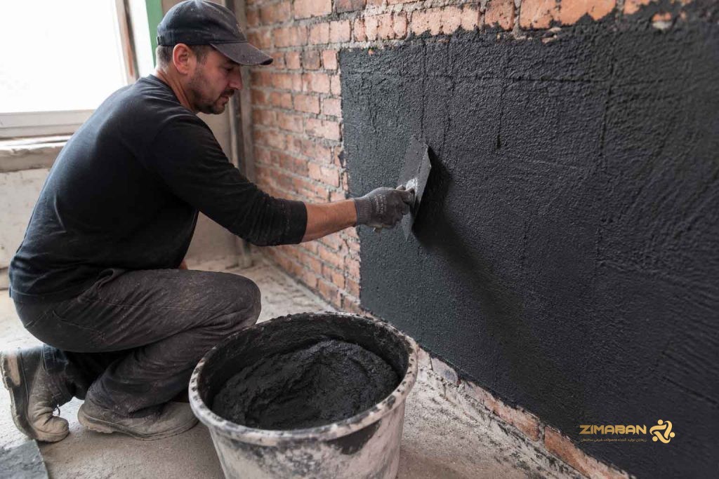 نمایی از اجرای عایق صوتی پودری زیمابان روی سطح ساختمانی برای کاهش انتقال صدا