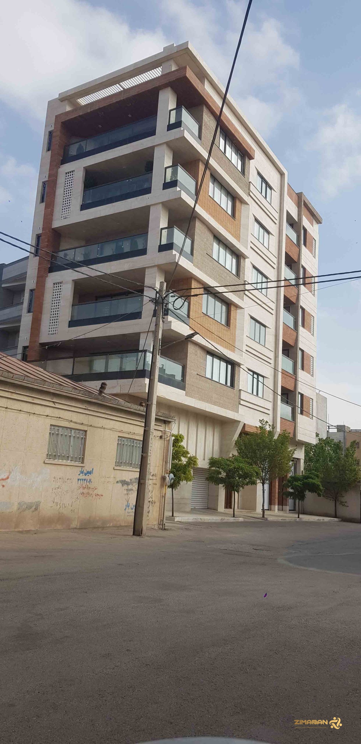 نمای ساختمان پس از اجرای عایق رطوبتی زیمابان؛ مقاوم در برابر باران‌های اسیدی