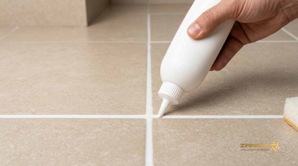 مقایسه بصری بندکشی خراب و کپکزده ناشی از خمیر بندکشی در برابر بندکشی اصولی و عایقکاری استاندارد زیمابان در سرویس بهداشتی.