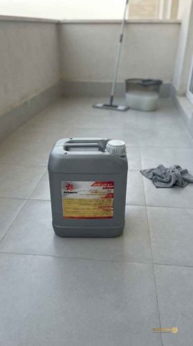 سطح تراس پس از اجرای نانو عایق رطوبتی زیمابان، مقاوم در برابر نفوذ آب و شرایط جوی